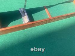 Hardwood Floor Display Rack for 6 Scotty Cameron Putters