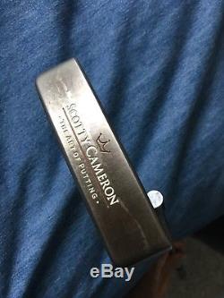 Scotty Cameron AOP Newport Oil Can Putter Oval Track Version