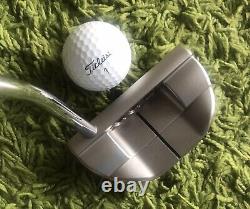 Scotty Cameron. Select Fastback (33.5) R/H, with Head Cover