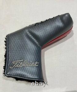 Scotty Cameron Select Newport 2.5 Putter and cover. Immaculate condition