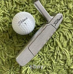 Scotty Cameron. Select Newport (34) R/H. With Head Cover