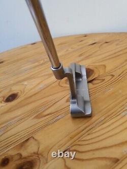 Used Scotty Cameron Studio Style Newport GSS with new spare original grip