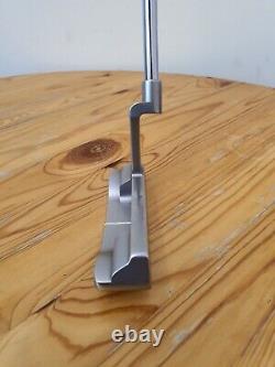Used Scotty Cameron Studio Style Newport GSS with new spare original grip